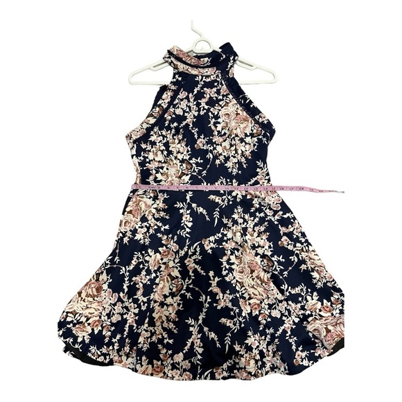 B. Darlin Floral. Halter Style Dress. Jrs. Medium. Excellent Condition - Picture 13 of 14